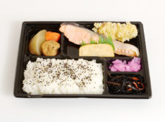 シャケ弁当